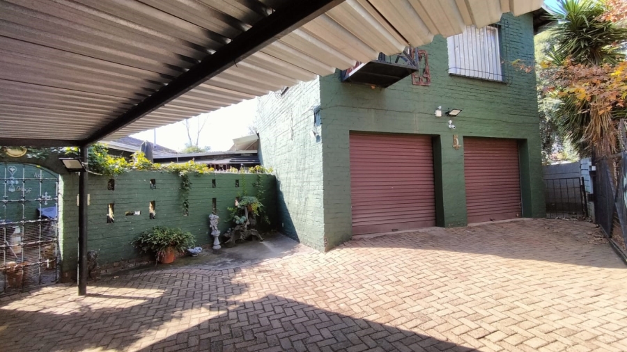 8 Bedroom Property for Sale in Greenhills Gauteng