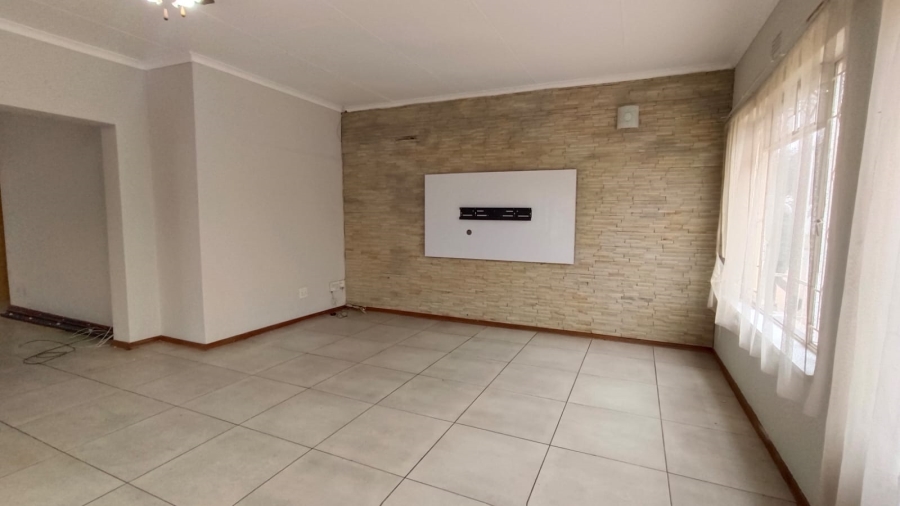 3 Bedroom Property for Sale in Helikonpark Gauteng