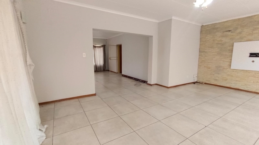 3 Bedroom Property for Sale in Helikonpark Gauteng