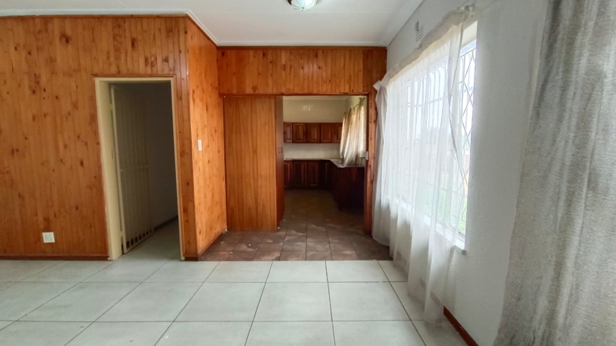 3 Bedroom Property for Sale in Helikonpark Gauteng