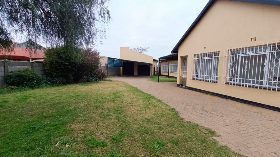 3 Bedroom Property for Sale in Helikonpark Gauteng