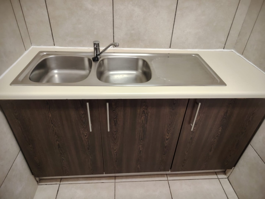2 Bedroom Property for Sale in Greenhills Gauteng