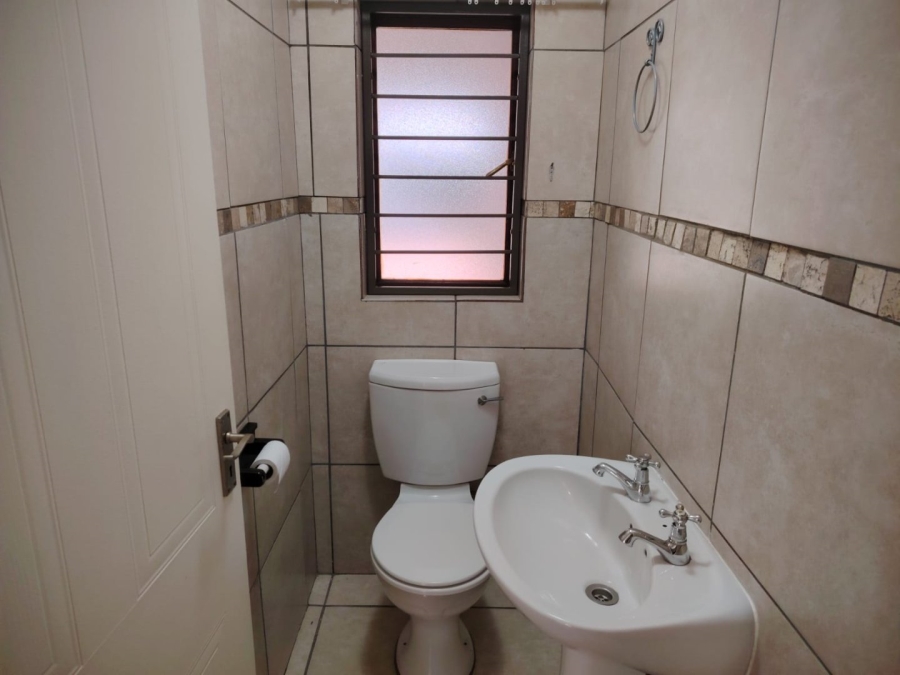 2 Bedroom Property for Sale in Greenhills Gauteng