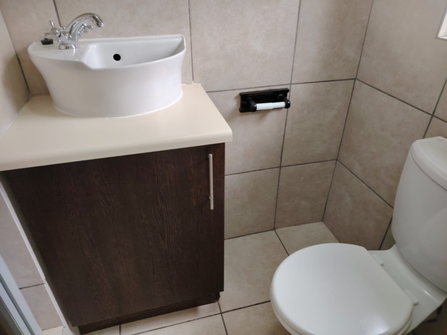 2 Bedroom Property for Sale in Greenhills Gauteng