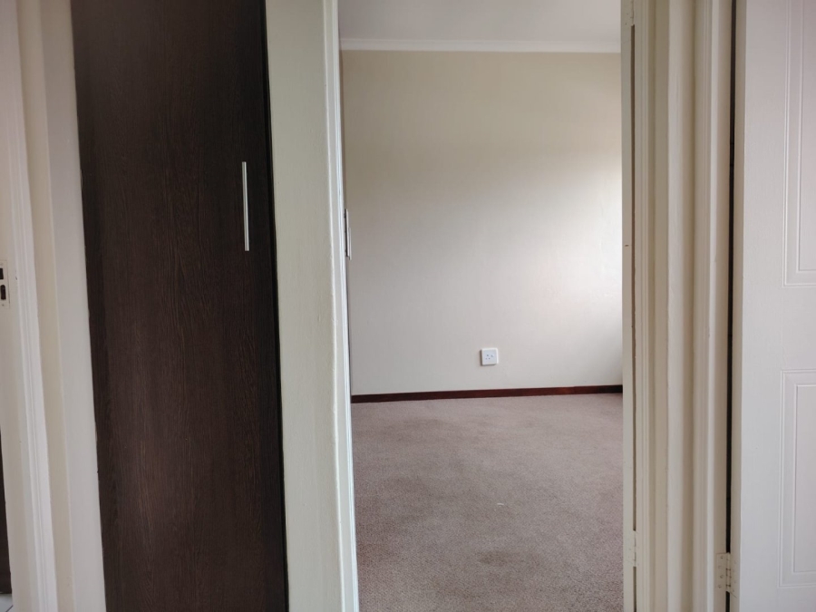 2 Bedroom Property for Sale in Greenhills Gauteng