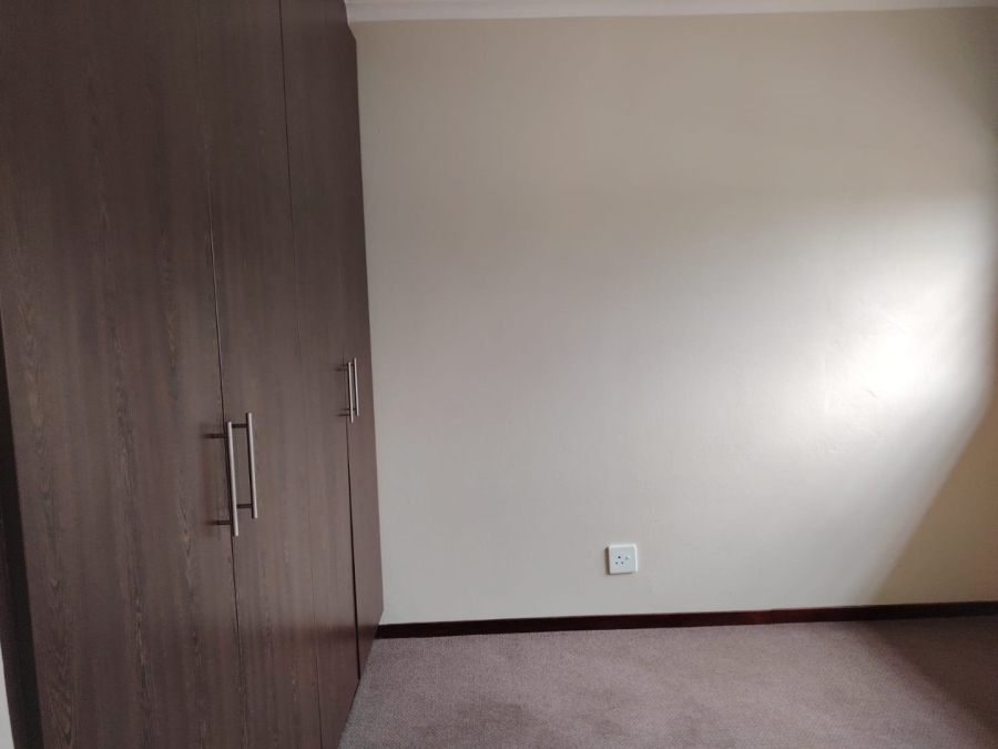 2 Bedroom Property for Sale in Greenhills Gauteng