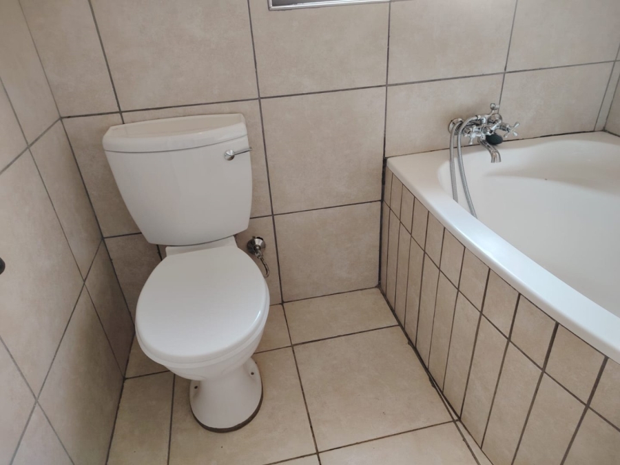 2 Bedroom Property for Sale in Greenhills Gauteng