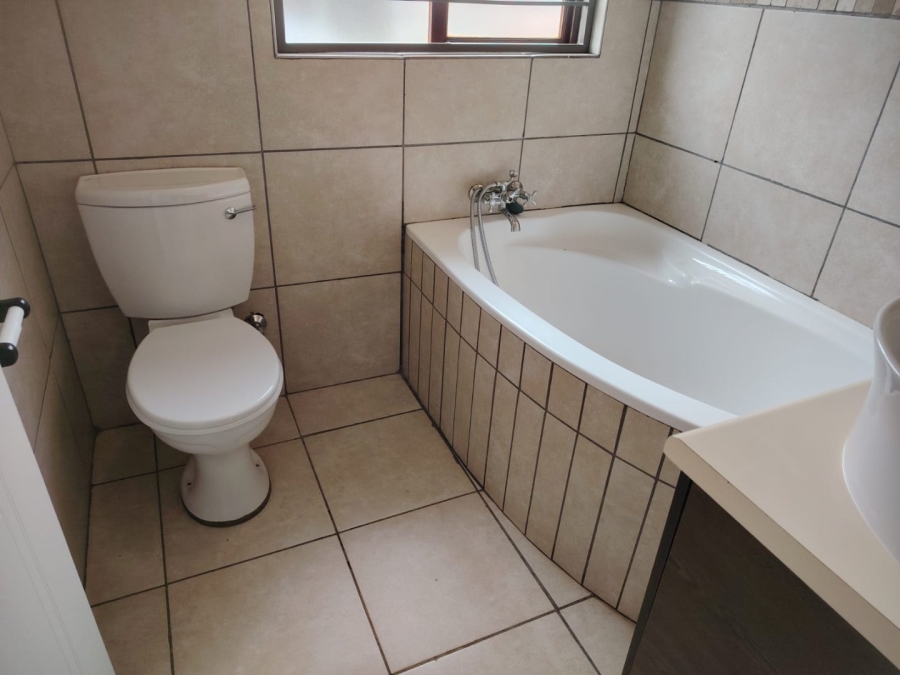 2 Bedroom Property for Sale in Greenhills Gauteng