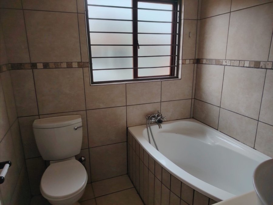 2 Bedroom Property for Sale in Greenhills Gauteng