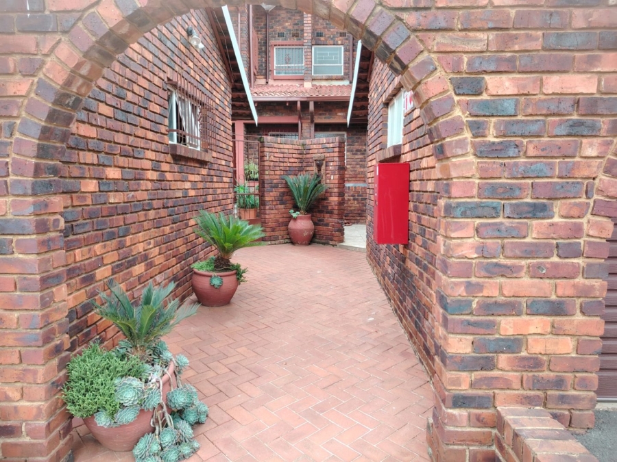 3 Bedroom Property for Sale in Greenhills Gauteng
