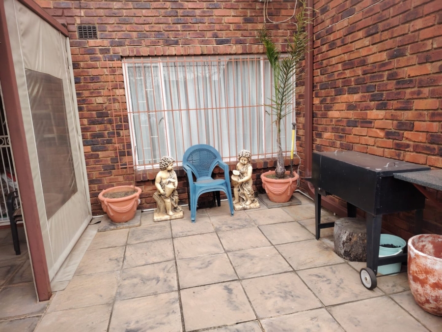 3 Bedroom Property for Sale in Greenhills Gauteng