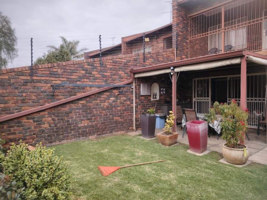 3 Bedroom Property for Sale in Greenhills Gauteng