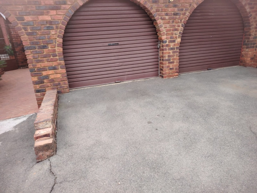 3 Bedroom Property for Sale in Greenhills Gauteng