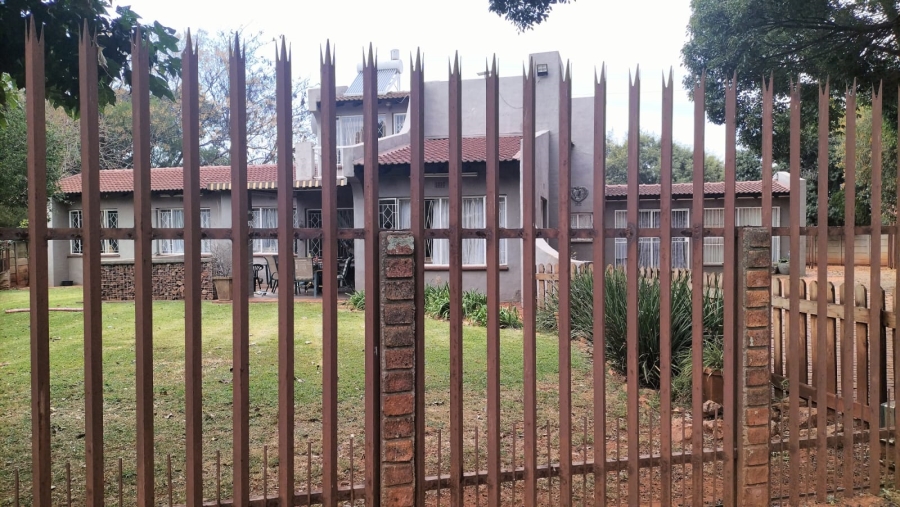 3 Bedroom Property for Sale in Helikonpark Gauteng