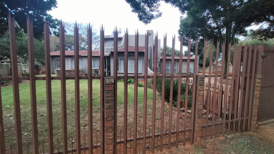 3 Bedroom Property for Sale in Helikonpark Gauteng
