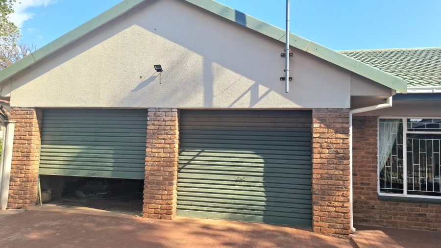 3 Bedroom Property for Sale in Westonaria Gauteng