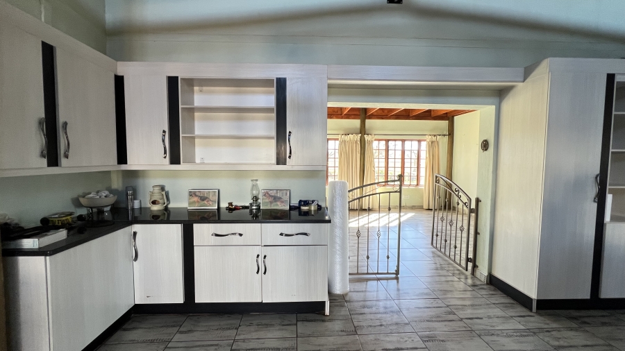 4 Bedroom Property for Sale in Tarlton Gauteng