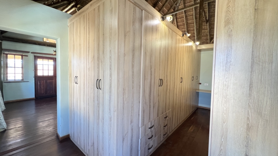 4 Bedroom Property for Sale in Tarlton Gauteng