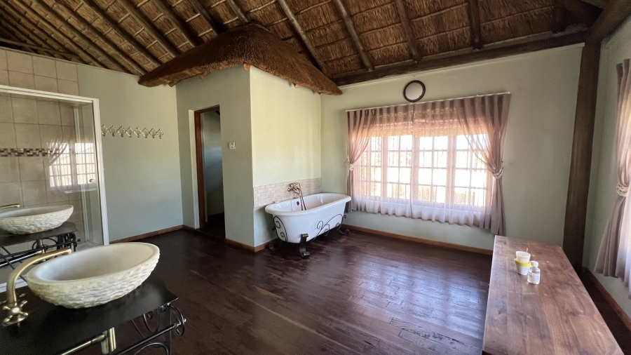 4 Bedroom Property for Sale in Tarlton Gauteng
