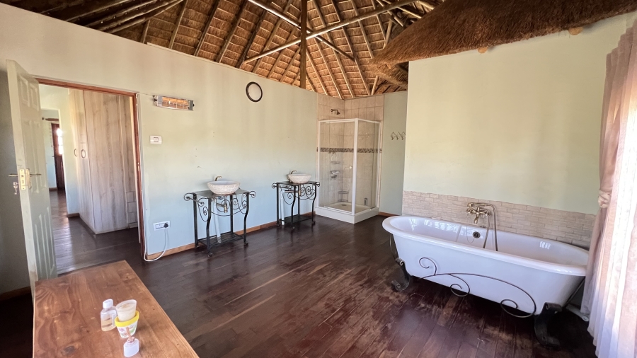 4 Bedroom Property for Sale in Tarlton Gauteng