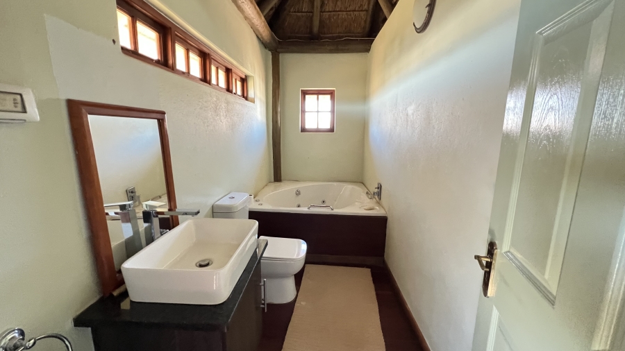 4 Bedroom Property for Sale in Tarlton Gauteng