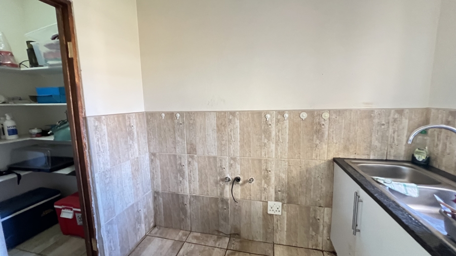 4 Bedroom Property for Sale in Tarlton Gauteng
