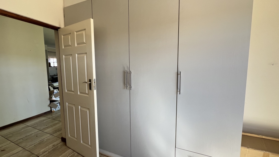 4 Bedroom Property for Sale in Tarlton Gauteng