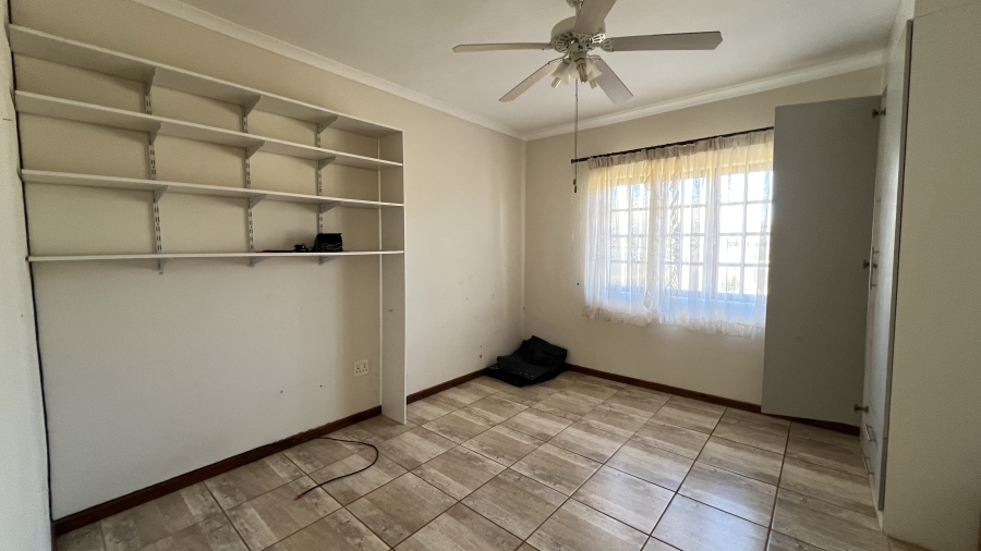 4 Bedroom Property for Sale in Tarlton Gauteng