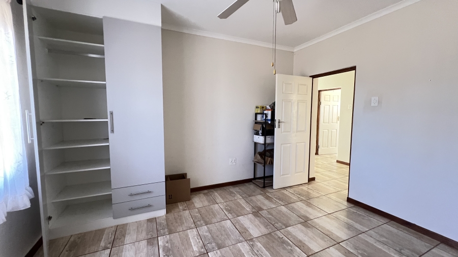 4 Bedroom Property for Sale in Tarlton Gauteng