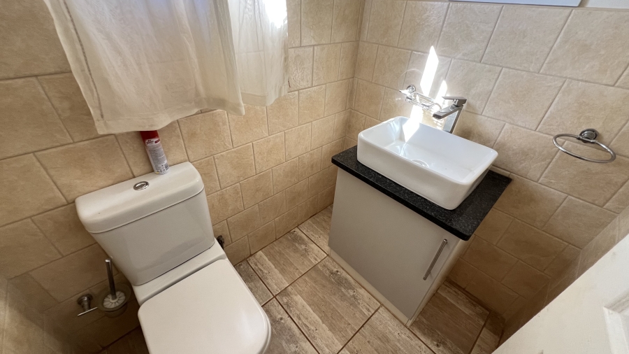 4 Bedroom Property for Sale in Tarlton Gauteng