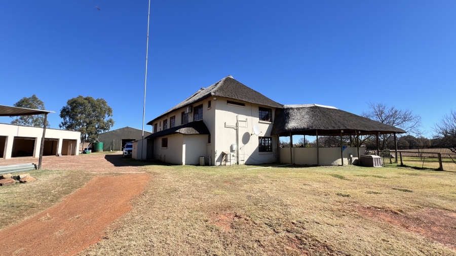 4 Bedroom Property for Sale in Tarlton Gauteng