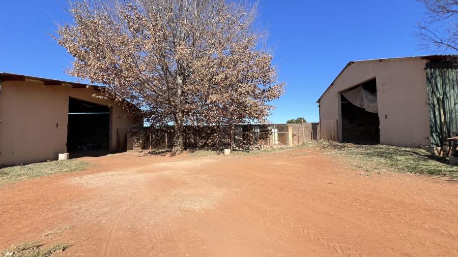 4 Bedroom Property for Sale in Tarlton Gauteng