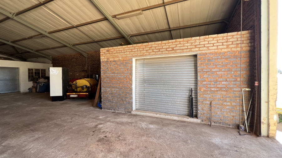 4 Bedroom Property for Sale in Tarlton Gauteng