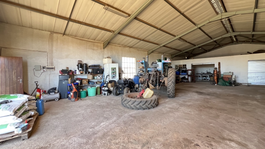 4 Bedroom Property for Sale in Tarlton Gauteng