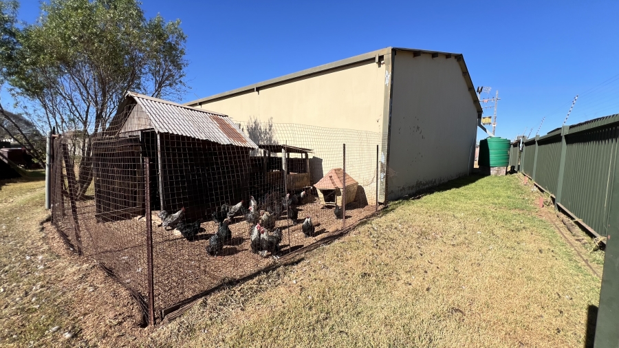 4 Bedroom Property for Sale in Tarlton Gauteng