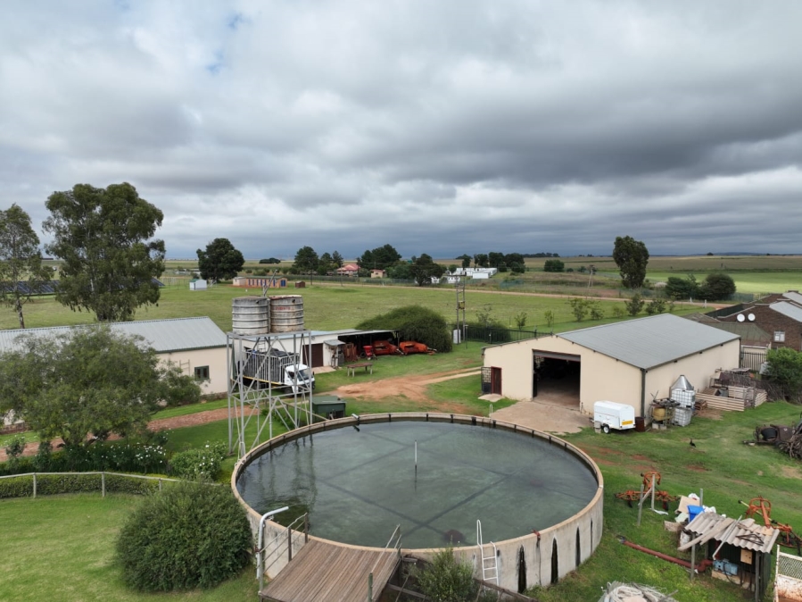 4 Bedroom Property for Sale in Tarlton Gauteng