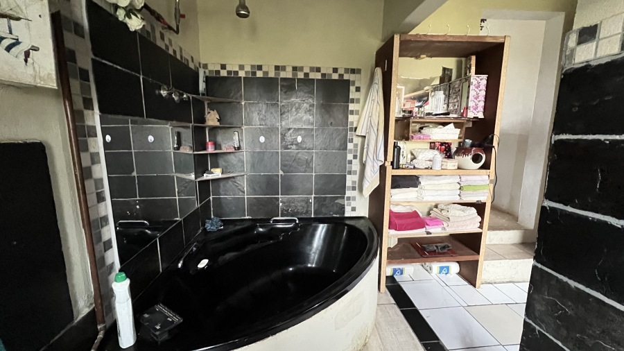 2 Bedroom Property for Sale in Rikasrus A H Gauteng