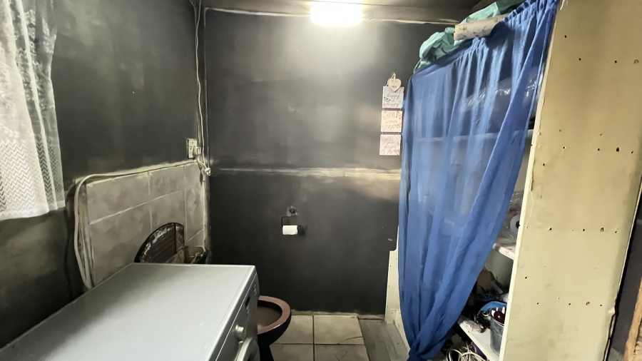 2 Bedroom Property for Sale in Rikasrus A H Gauteng