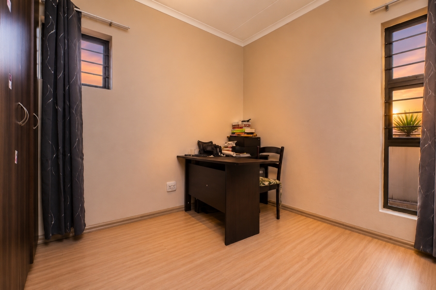 2 Bedroom Property for Sale in Sunninghill Gauteng