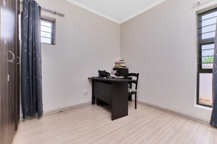 2 Bedroom Property for Sale in Sunninghill Gauteng