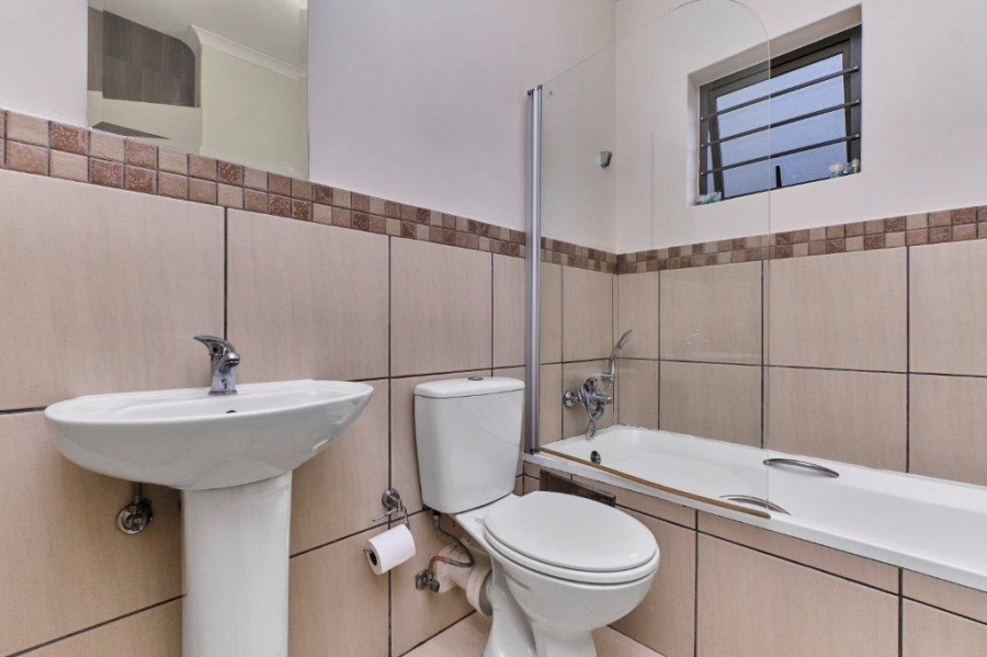 2 Bedroom Property for Sale in Sunninghill Gauteng