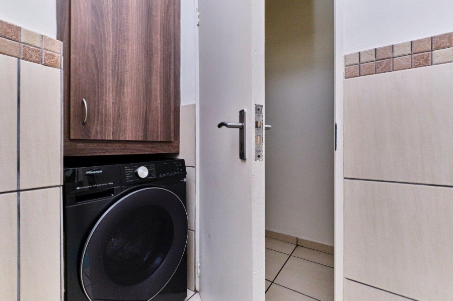 2 Bedroom Property for Sale in Sunninghill Gauteng