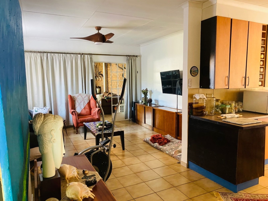4 Bedroom Property for Sale in Garsfontein Gauteng