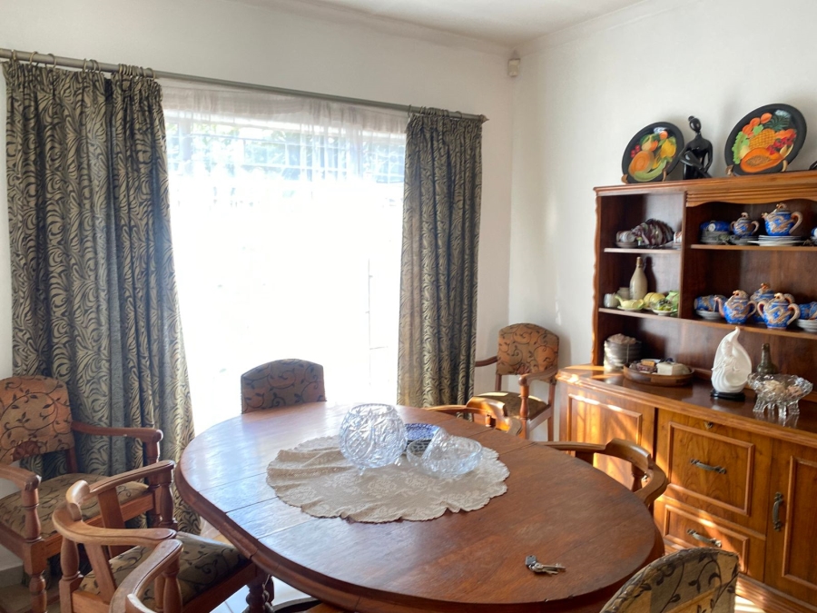4 Bedroom Property for Sale in Garsfontein Gauteng