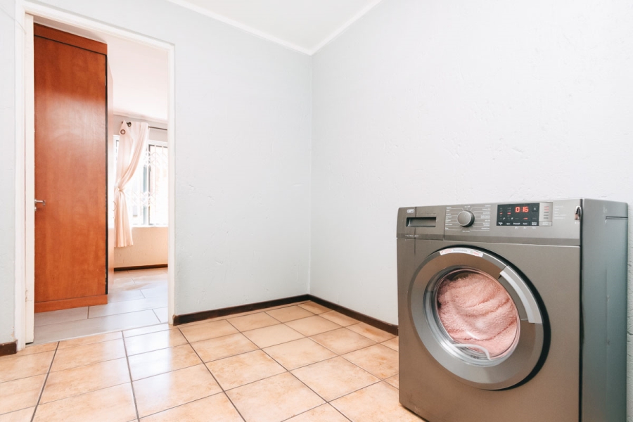 2 Bedroom Property for Sale in Darrenwood Gauteng