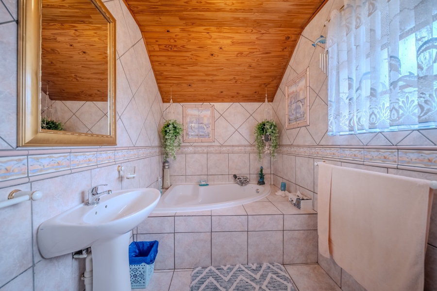 5 Bedroom Property for Sale in Doornpoort Gauteng