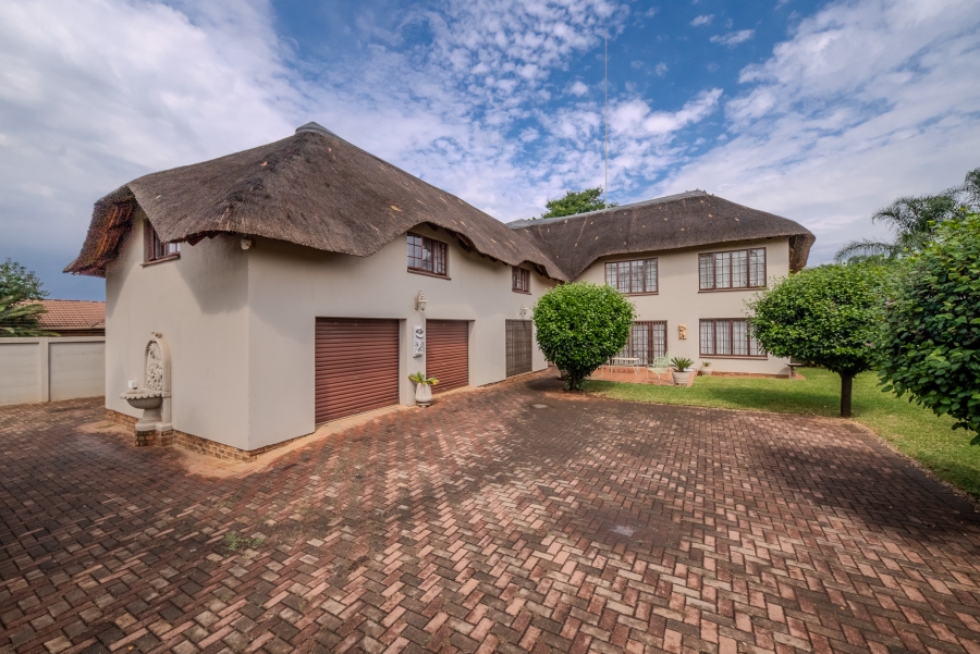 5 Bedroom Property for Sale in Doornpoort Gauteng
