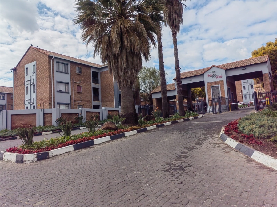 To Let 2 Bedroom Property for Rent in Vorna Valley Gauteng