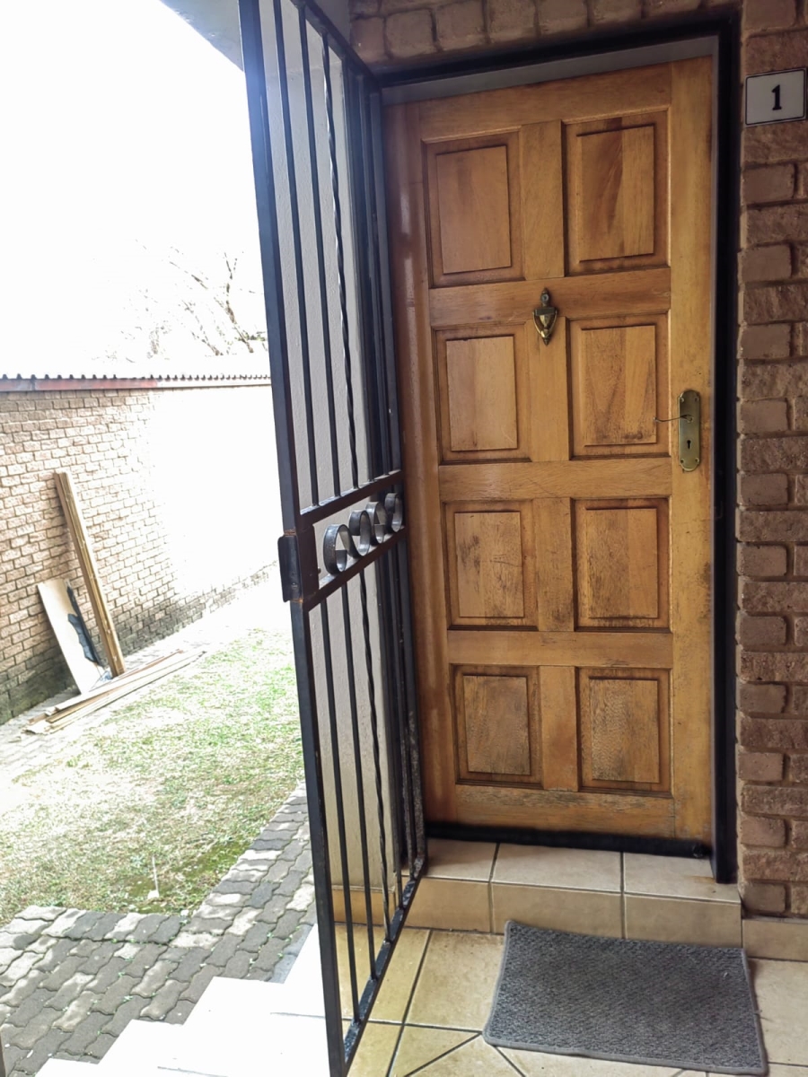 To Let 2 Bedroom Property for Rent in Vorna Valley Gauteng