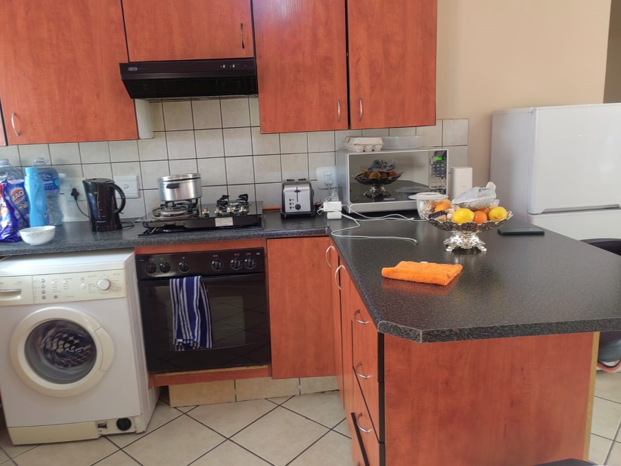 To Let 2 Bedroom Property for Rent in Vorna Valley Gauteng